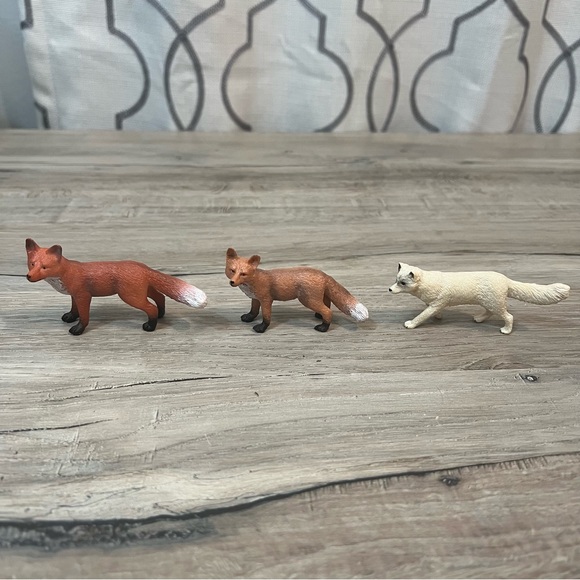 Fox Toy Figurines Lot of 5 - Picture 5 of 9